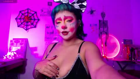 loving_alma online show from October 30, 2025, 3:52 am