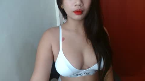 loving_ellah19 online show from October 20, 2025, 2:06 pm