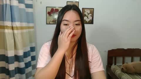 lovvvable_yoj online show from December 18, 2024, 1:02 pm