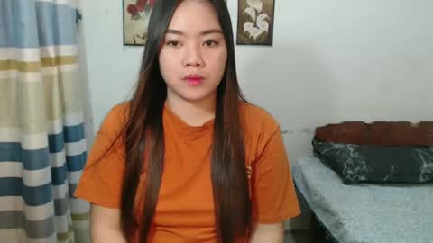 lovvvable_yoj online show from February 26, 2025, 1:08 pm