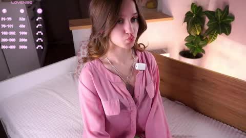 Amelia online show from May 25, 2026, 12:11 pm