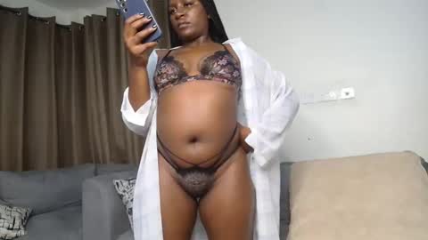 Snapshot of loyalcutie chatting on February 4, 2026, 4:18 am loyalcutie online show from February 4, 2026, 4:18 am