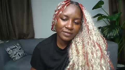 Snapshot of loyalcutie chatting on February 24, 2026, 4:32 am loyalcutie online show from February 24, 2026, 4:32 am
