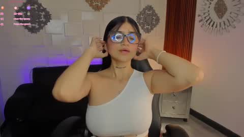 Luana online show from January 29, 2025, 2:21 pm