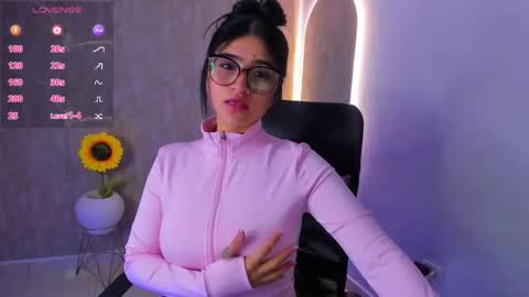 Luana online show from September 18, 2025, 12:07 pm