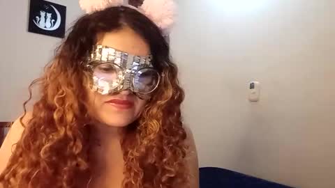 Snapshot of luanapowerful chatting on November 24, 2025, 8:19 pm luanapowerful online show from November 24, 2025, 8:19 pm