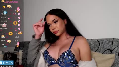 Snapshot of luara_ chatting on February 15, 2025, 3:06 pm luara_ online show from February 15, 2025, 3:06 pm