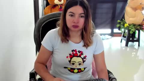 Snapshot of luara__01__lecat_1 chatting on January 18, 2026, 3:27 pm luara__01__lecat_1 online show from January 18, 2026, 3:27 pm