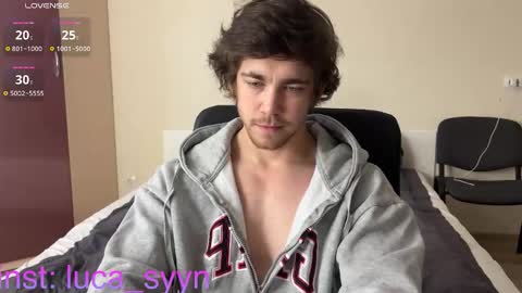 Snapshot of luca_syn chatting on October 16, 2025, 10:05 am Luca S online show from October 16, 2025, 10:05 am