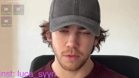 Snapshot of luca_syn chatting on October 22, 2025, 8:14 am Luca S online show from October 22, 2025, 8:14 am