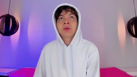 Snapshot of lucaas_king chatting on January 9, 2025, 11:25 am Lukas online show from January 9, 2025, 11:25 am