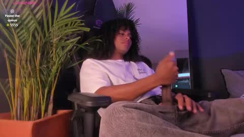   online show from October 22, 2025, 2:17 pm