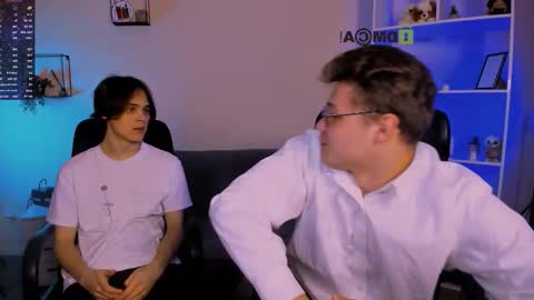 Snapshot of lucas_long_ chatting on November 12, 2025, 9:42 am lucas_long_ online show from November 12, 2025, 9:42 am