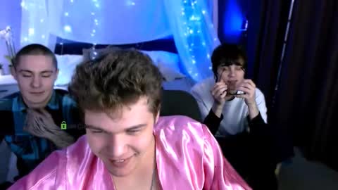 Snapshot of lucas_long_ chatting on November 27, 2025, 10:28 am lucas_long_ online show from November 27, 2025, 10:28 am