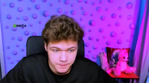 Snapshot of lucas_long_ chatting on December 4, 2025, 9:40 am lucas_long_ online show from December 4, 2025, 9:40 am