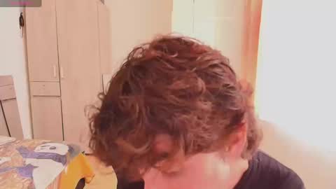 Snapshot of lucas_xo chatting on September 12, 2025, 4:18 pm lucas_xo online show from September 12, 2025, 4:18 pm