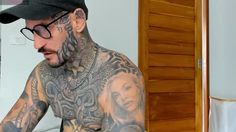 lucasexclusive online show from October 20, 2025, 7:20 am