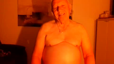 Snapshot of lucbottom031249 chatting on May 10, 2026, 3:33 am lucbottom031249 online show from May 10, 2026, 3:33 am