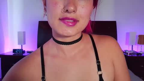 Snapshot of luccycollins_ chatting on February 2, 2026, 5:33 pm Luccy online show from February 2, 2026, 5:33 pm