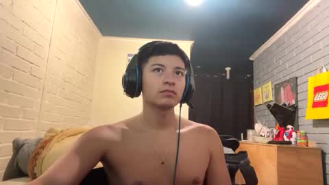 Snapshot of luchosaando chatting on January 20, 2025, 2:01 am Felipe online show from January 20, 2025, 2:01 am