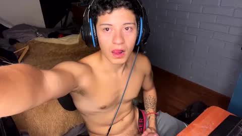 Snapshot of luchosaando chatting on February 3, 2025, 3:53 am Felipe online show from February 3, 2025, 3:53 am