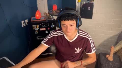 Snapshot of luchosaando chatting on February 18, 2025, 2:27 am Felipe online show from February 18, 2025, 2:27 am