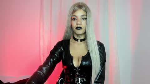 Snapshot of luci_fer_devil_1 chatting on February 5, 2025, 1:37 am Veronica Rati online show from February 5, 2025, 1:37 am