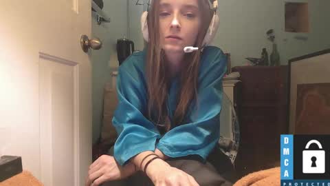 Snapshot of luci_layne chatting on February 15, 2025, 6:44 am Luci Layne online show from February 15, 2025, 6:44 am