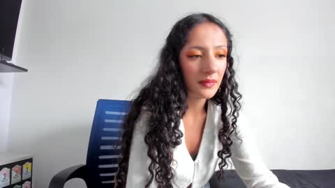 Snapshot of lucia_fuster chatting on September 26, 2025, 8:35 pm Lucia online show from September 26, 2025, 8:35 pm