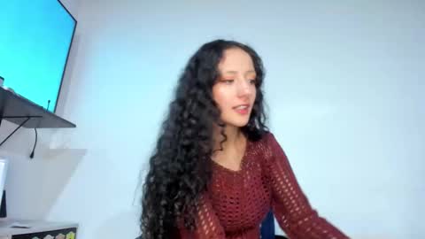 Snapshot of lucia_fuster chatting on October 10, 2025, 10:42 pm Lucia online show from October 10, 2025, 10:42 pm
