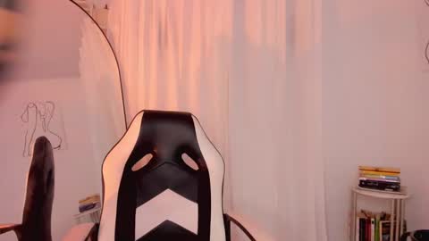 Snapshot of lucia_lee_ chatting on January 17, 2025, 8:44 pm Lucia online show from January 17, 2025, 8:44 pm