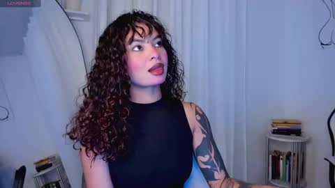 Snapshot of lucia_lee_ chatting on February 10, 2025, 7:07 pm Lucia online show from February 10, 2025, 7:07 pm