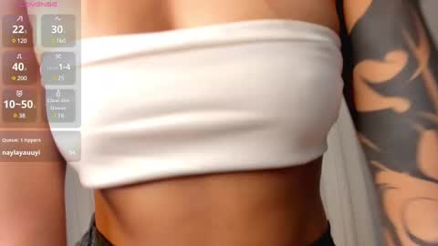 Snapshot of lucia_lee_ chatting on March 3, 2025, 9:59 pm Lucia online show from March 3, 2025, 9:59 pm