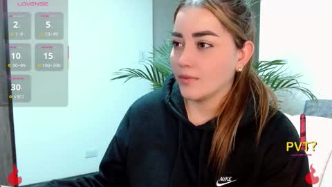 lucia star  online show from October 19, 2025, 11:49 pm