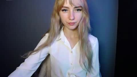 Snapshot of luciacam20 chatting on December 20, 2025, 8:27 pm Lucy online show from December 20, 2025, 8:27 pm