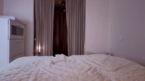 Lucia online show from November 12, 2025, 5:46 pm