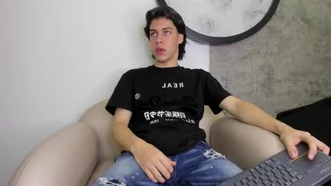 lucian_greyy online show from October 4, 2025, 3:48 am