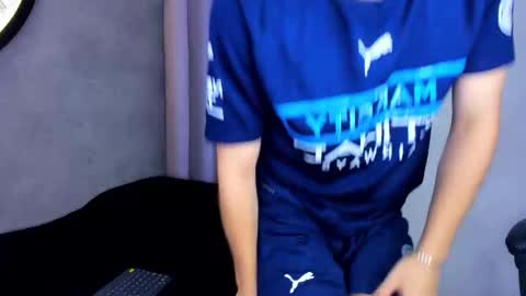lucian_greyy online show from October 5, 2025, 4:33 am