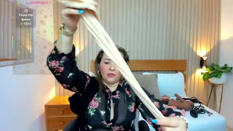 Snapshot of luciana_ballesteros chatting on May 21, 2026, 12:23 pm Luciana online show from May 21, 2026, 12:23 pm