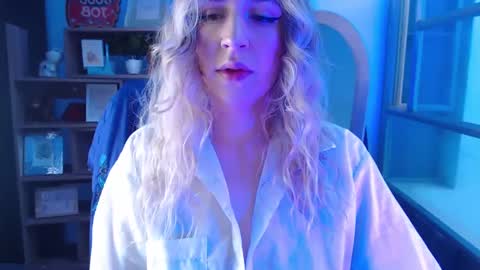 Snapshot of luciana_evaans chatting on February 20, 2025, 1:30 pm Luciana Evans online show from February 20, 2025, 1:30 pm