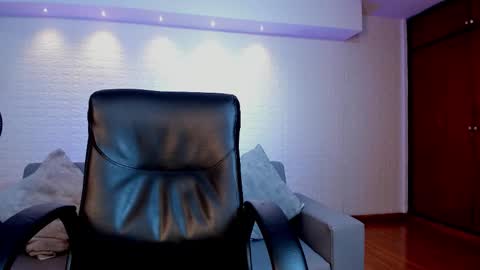 Snapshot of luciana_jons chatting on December 1, 2025, 8:14 pm luciana jons online show from December 1, 2025, 8:14 pm