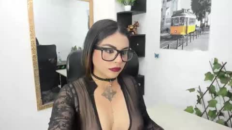 Luciana Rodriguez online show from October 30, 2025, 2:57 am