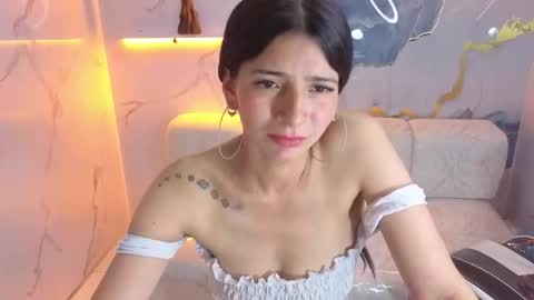 Snapshot of luciana_tp chatting on October 2, 2025, 1:29 pm Lucy online show from October 2, 2025, 1:29 pm