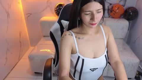 Snapshot of luciana_tp chatting on October 10, 2025, 12:37 pm Lucy online show from October 10, 2025, 12:37 pm