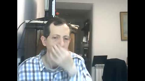 Snapshot of lucianoaxel chatting on November 26, 2025, 2:45 am Luciano online show from November 26, 2025, 2:45 am