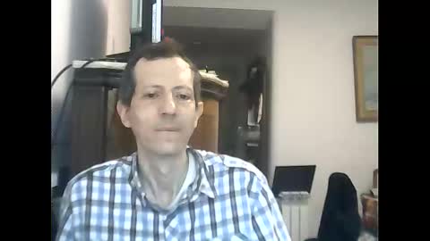 Snapshot of lucianoaxel chatting on December 2, 2025, 4:07 am Luciano online show from December 2, 2025, 4:07 am