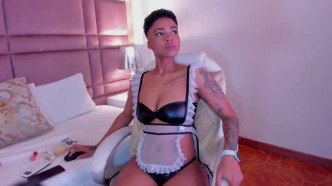  lucia wallace  online show from March 7, 2025, 12:15 am