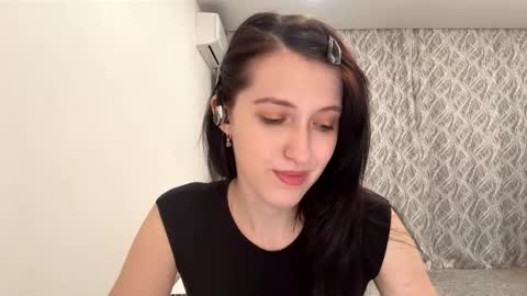 Mary online show from October 31, 2025, 7:26 pm