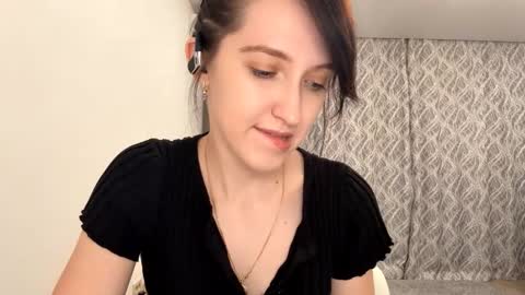 Mary online show from November 1, 2025, 4:31 pm