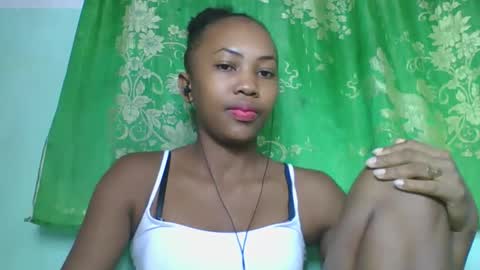 lucie196645 online show from April 25, 2026, 6:05 am